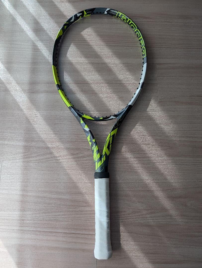 Babolat　ピュアアエロ　2022　G2　100　テニスラケット