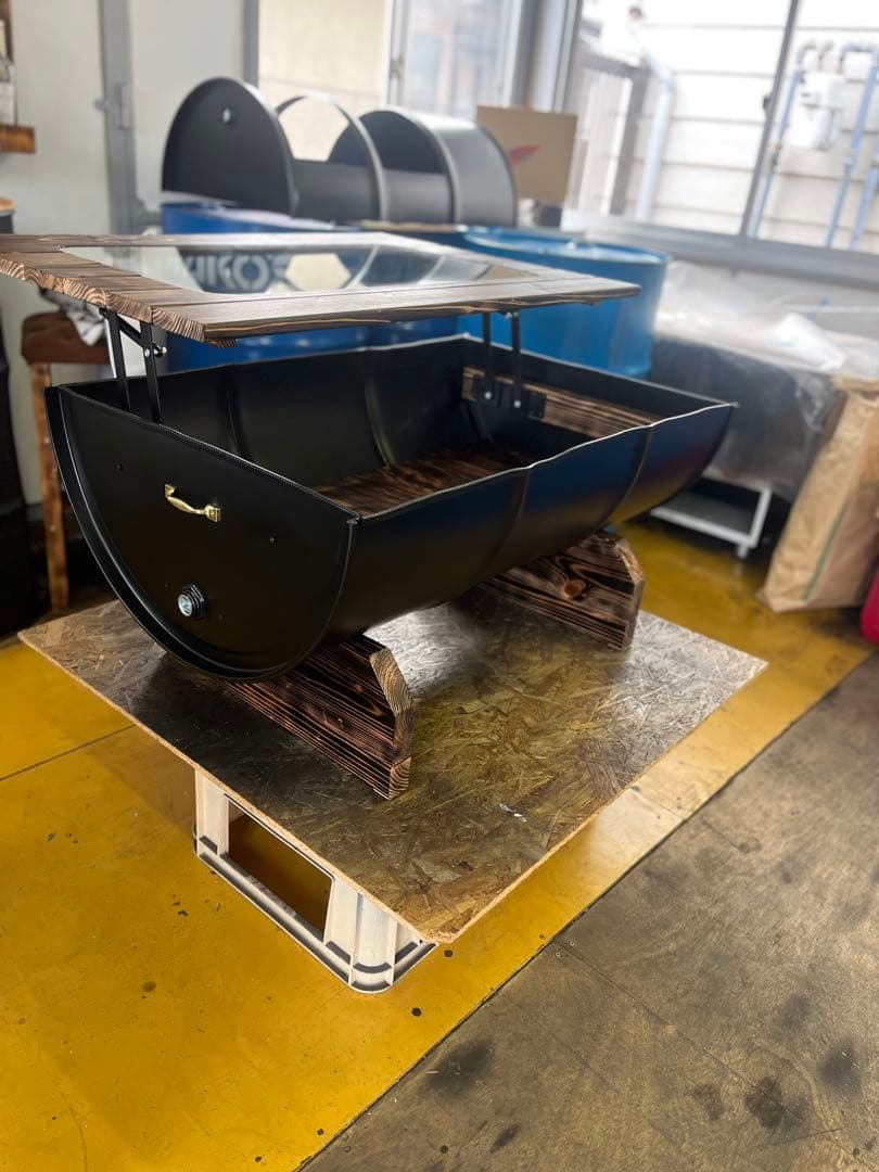 ゆう　【特別価格 先着1台のみ】　ドラム缶 ガラステーブル 送料無料！！