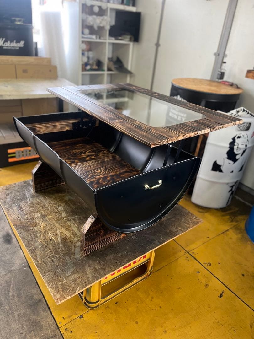 ゆう　【特別価格 先着1台のみ】　ドラム缶 ガラステーブル 送料無料！！