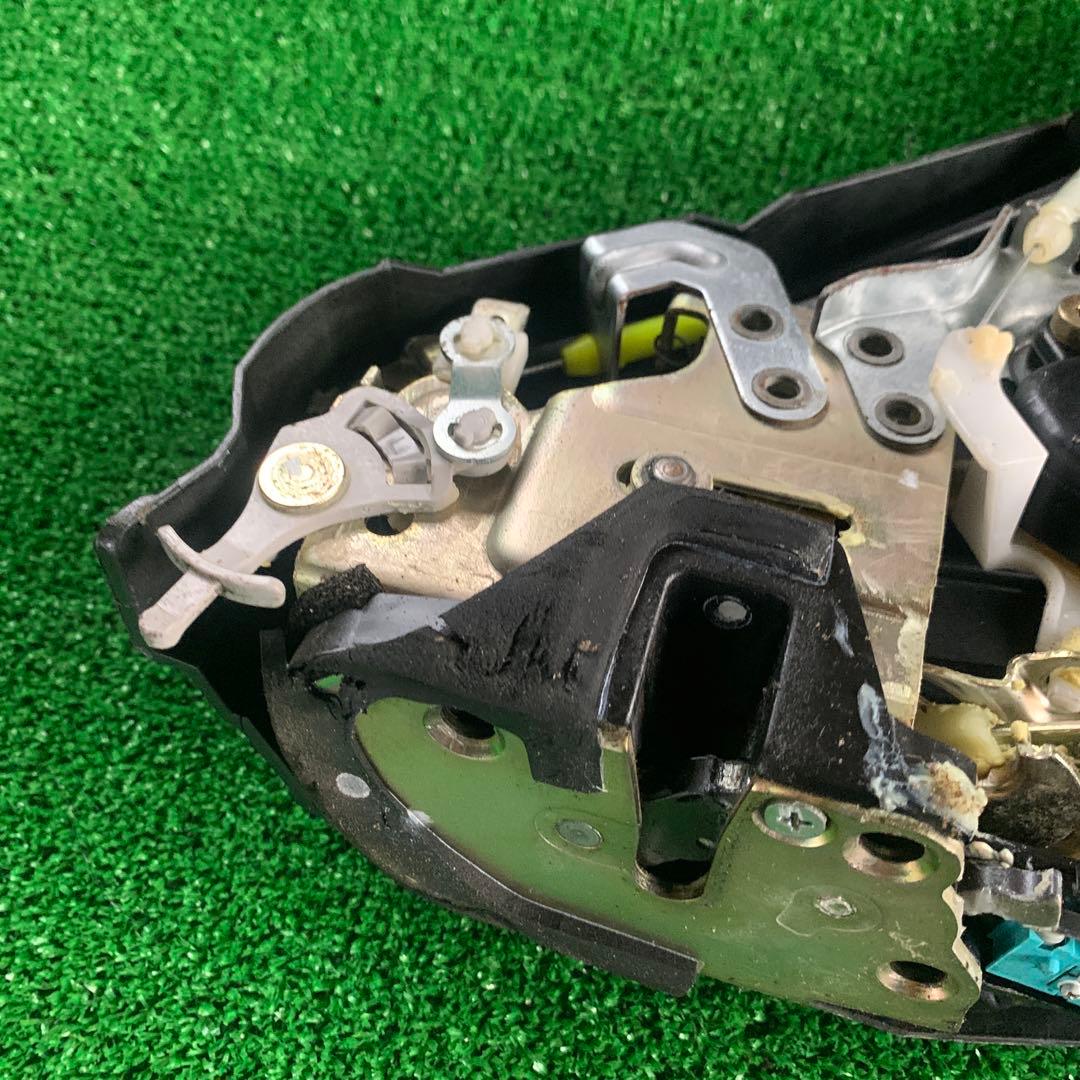 トヨタ　セルシオ　30 31 後期　純正ドアロックアクチュエーター左リア　中古品