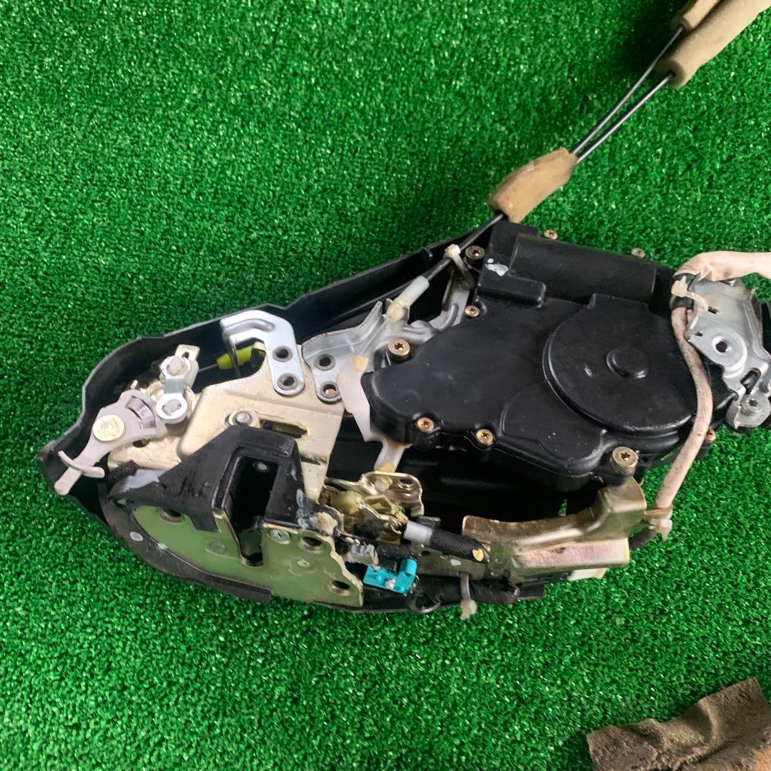 トヨタ　セルシオ　30 31 後期　純正ドアロックアクチュエーター左リア　中古品