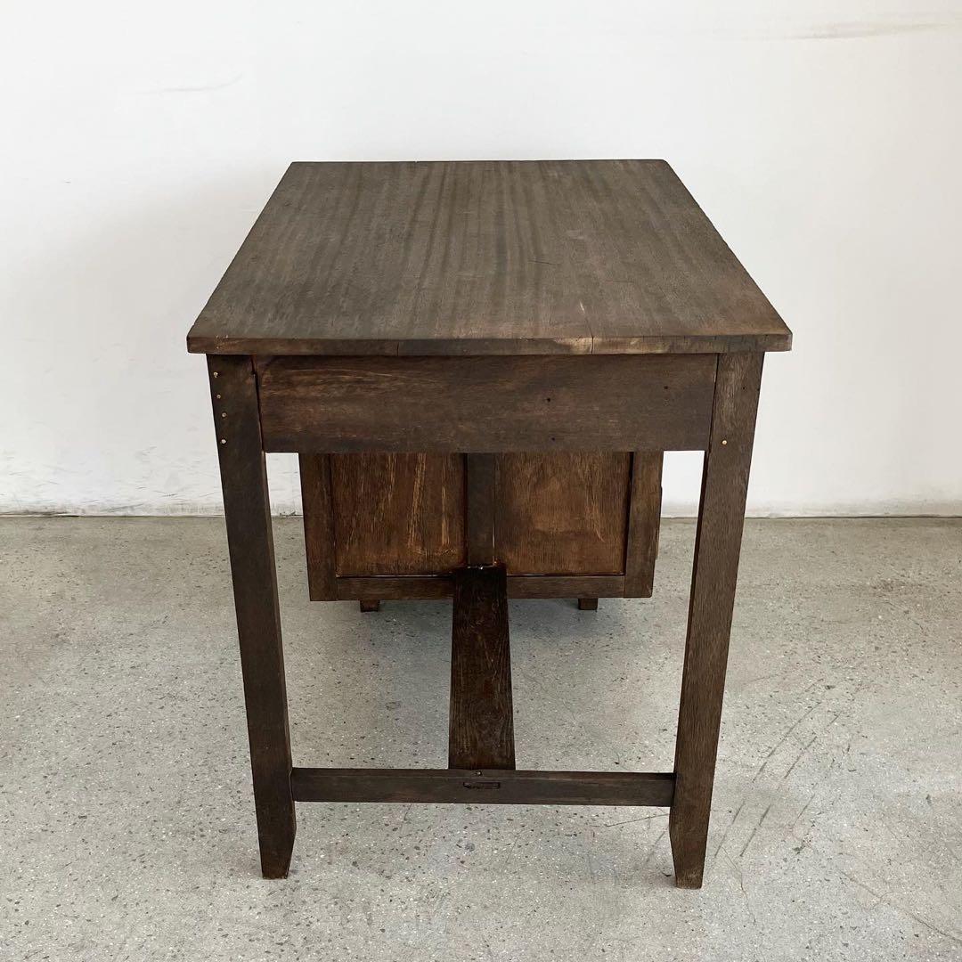 レトロな片袖机