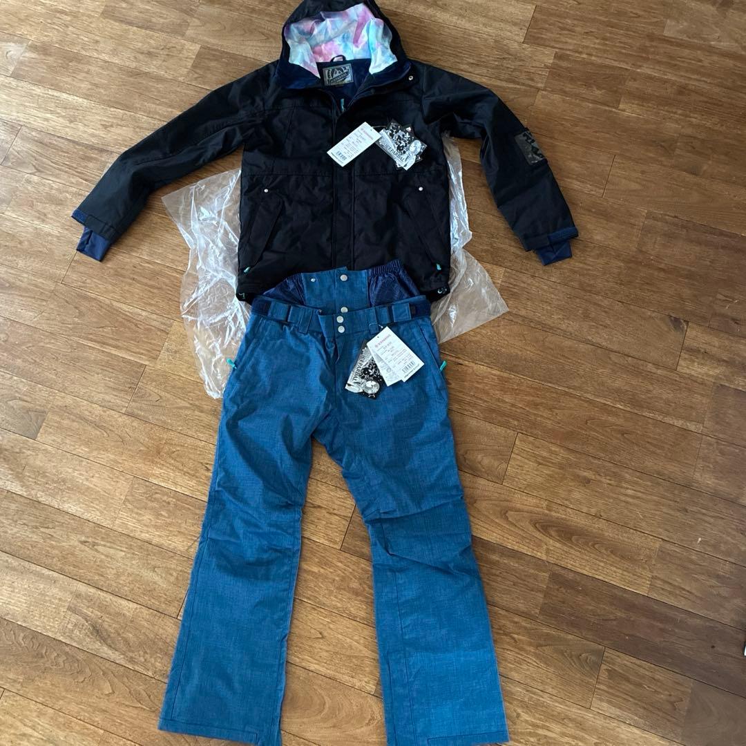 新品 タグ付 スノーボードウェア 上下セット Lサイズ　スノーウェア