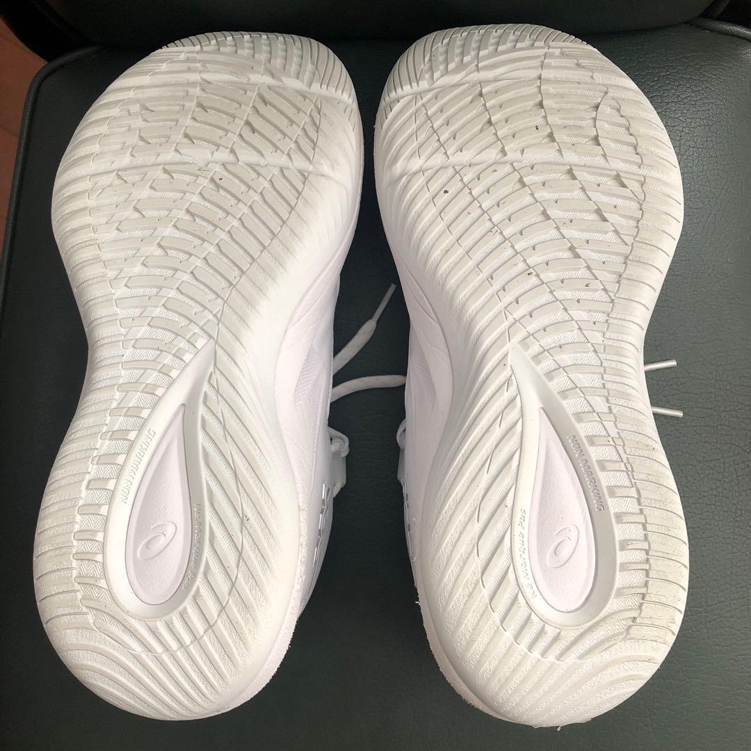 アシックス　NOVA SURGE LOW2