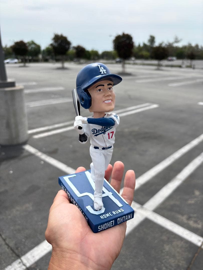数量限定!! 50/50記念 大谷翔平選手ボブルヘッドフィギュア！