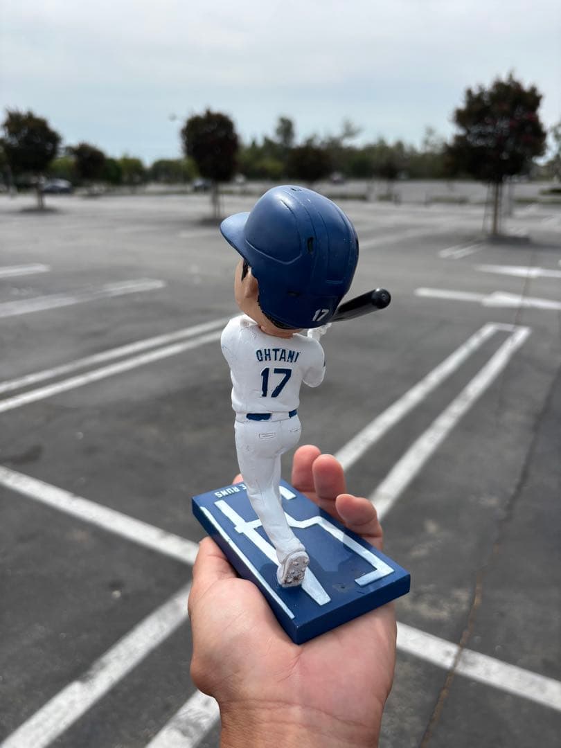 数量限定!! 50/50記念 大谷翔平選手ボブルヘッドフィギュア！
