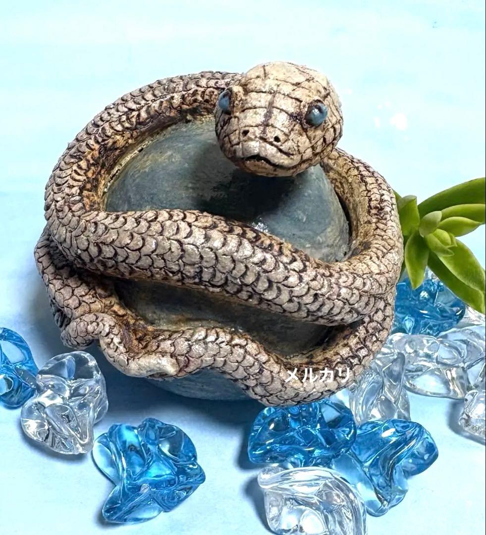 美しい白蛇様✨縁起物、巳年、陶器人形、置物、縁起物、作家、白蛇、スピリチュアル