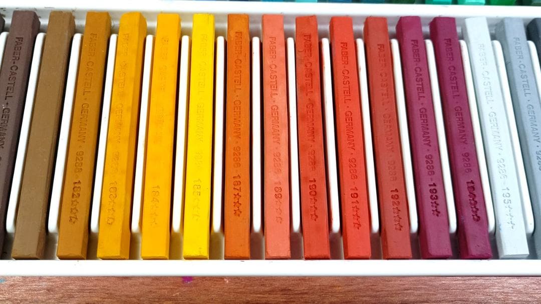 FABER-CASTELL＜ドイツ製＞ / 72色パステルセット木製ケース付
