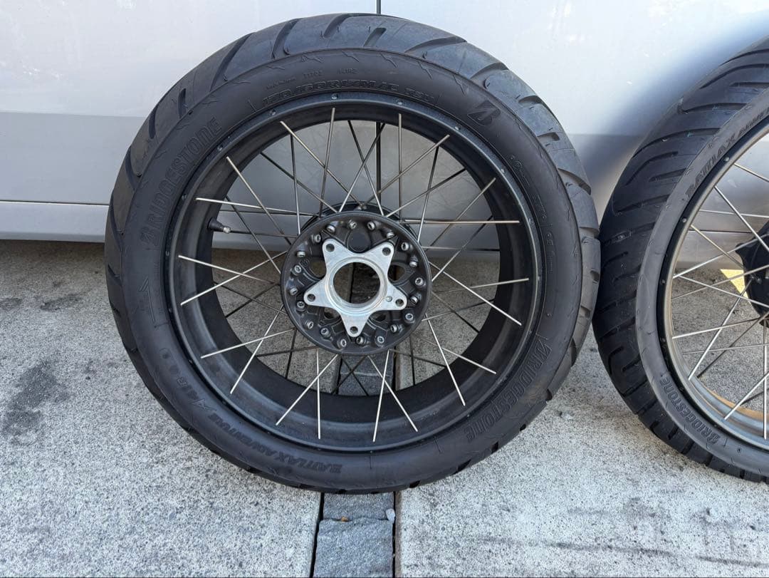  R nineTスクランブラー 純正オプション 前後ホイール＋タイヤセット