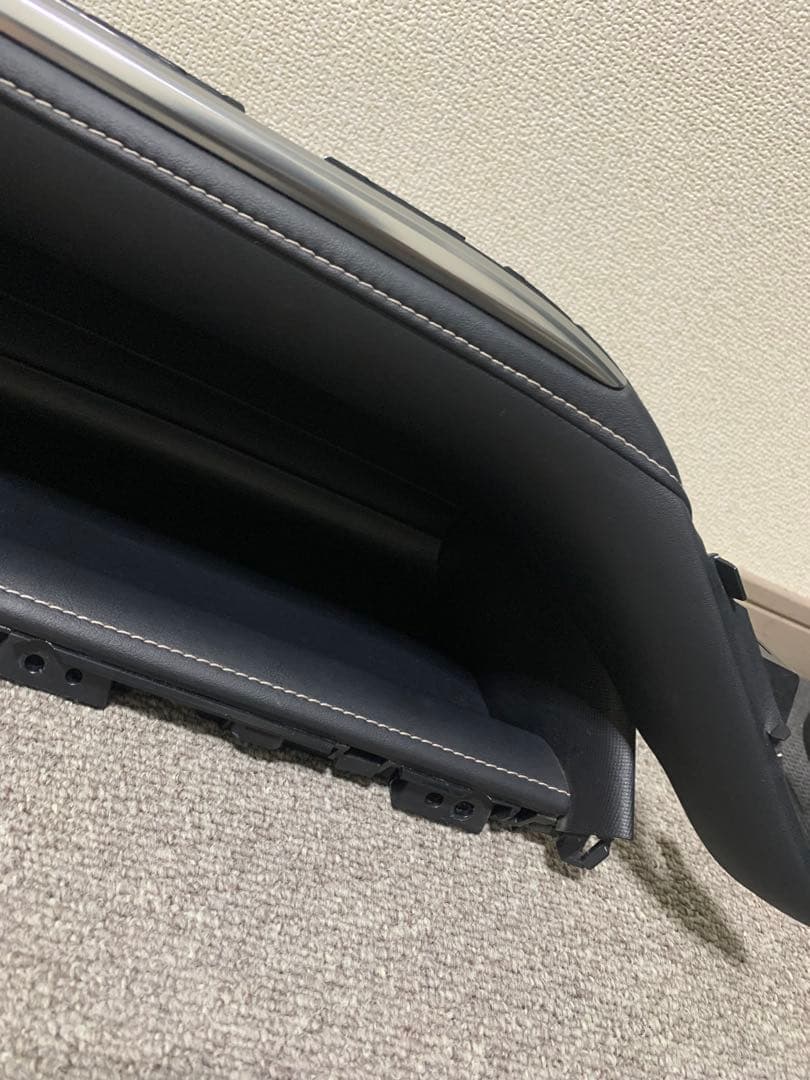 エスクァイア純正オープントレイ（黒） 80系ヴォクシーノア