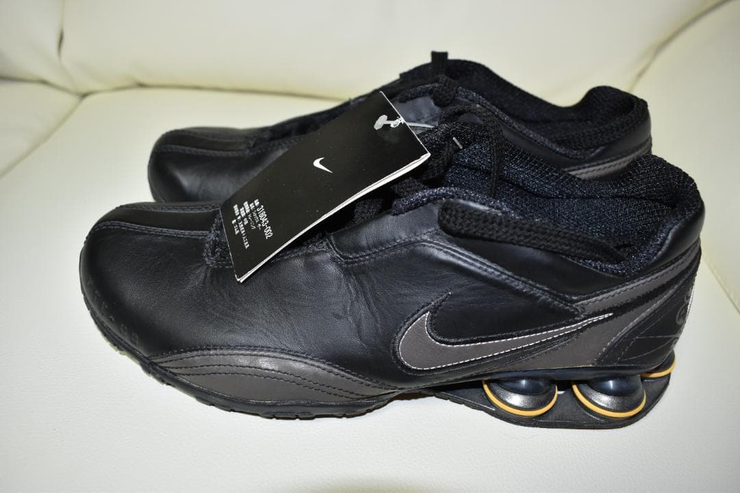 Nike Shox ブラックレザーシューズ 未使用