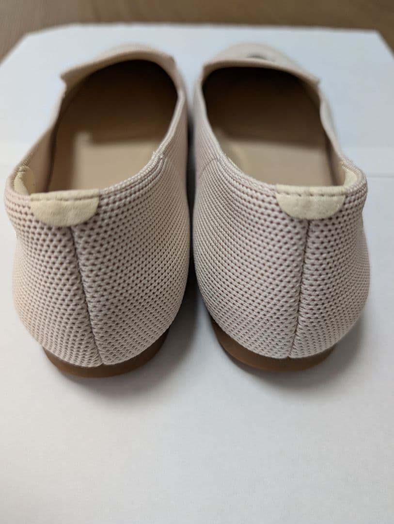 【VIVAIA】蜂 刺繍 フラットシューズ