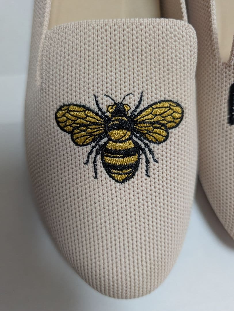 【VIVAIA】蜂 刺繍 フラットシューズ