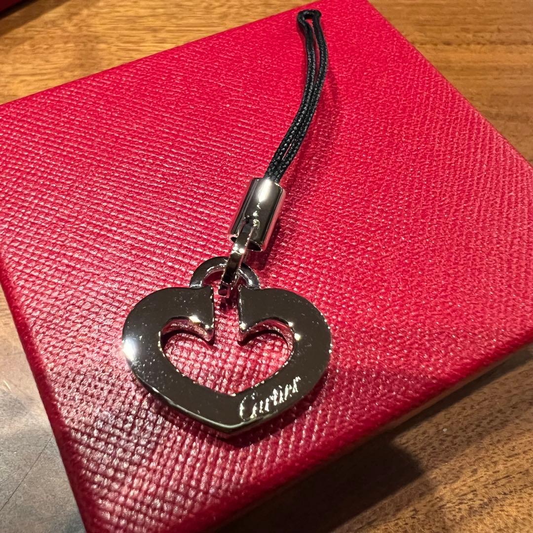 Cartier ハート型キーホルダー