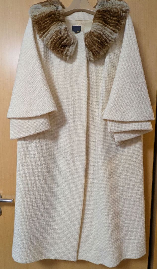 FENDI アイボリーファー襟　ロングコート