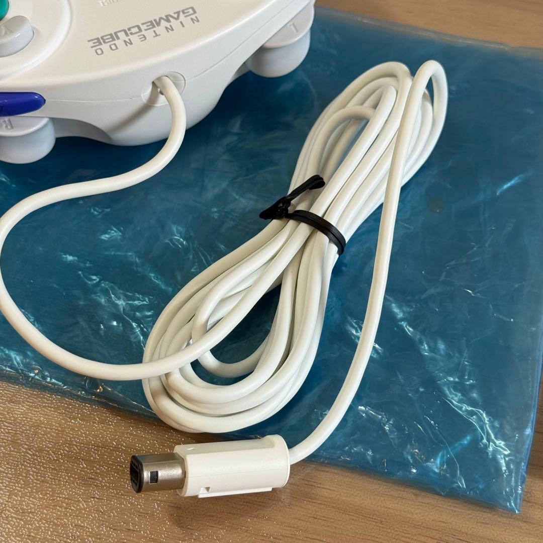 6-074【新品未使用】ゲームキューブコントローラ ホワイト 後期型