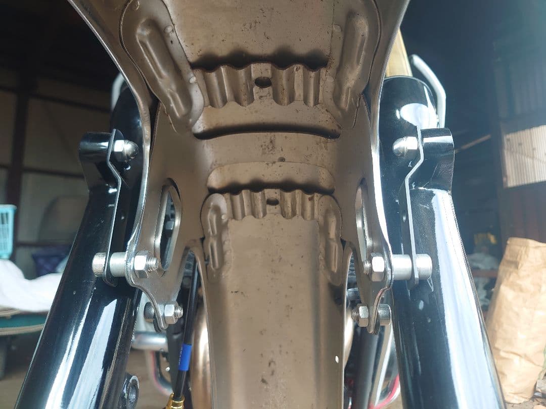 バイク用クロームフェンダー 取り付け金具付き