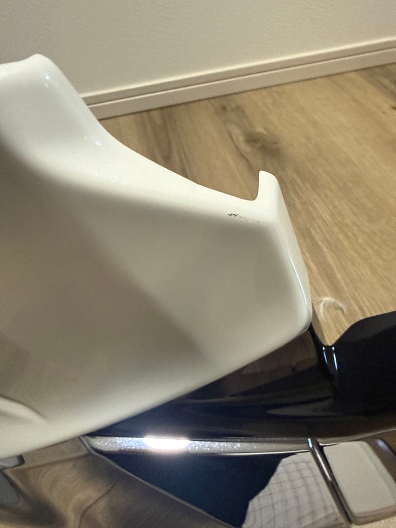 エスクァイアMODELLISTA フロントスポイラー ホワイトパール (070)