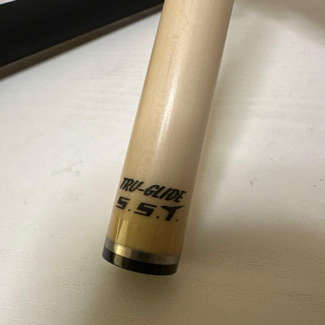 美品 Cuetec ビリヤード キュー Warp Resistant