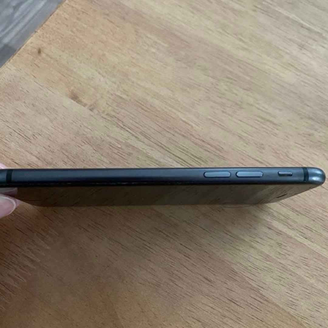 Apple iPhone 8 ブラック 本体