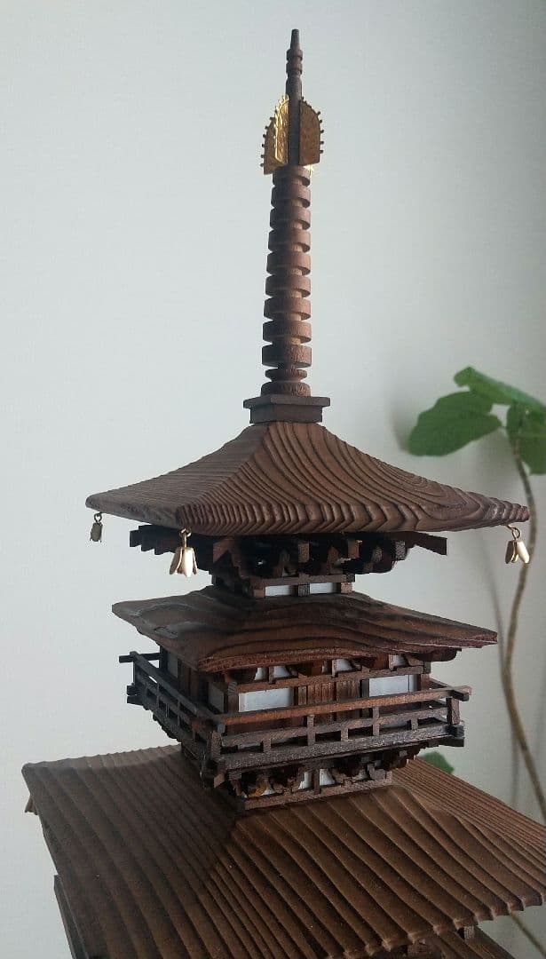 ヴィンテージ　木製　三重塔　高さ約56cm