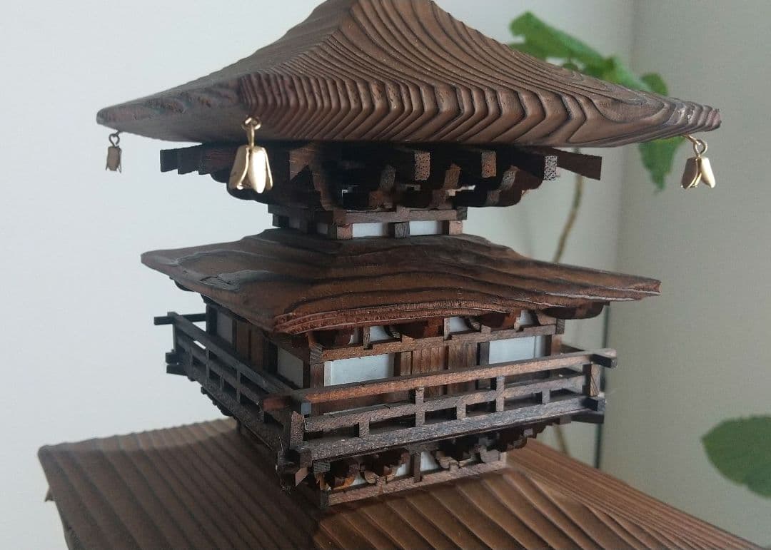 ヴィンテージ　木製　三重塔　高さ約56cm