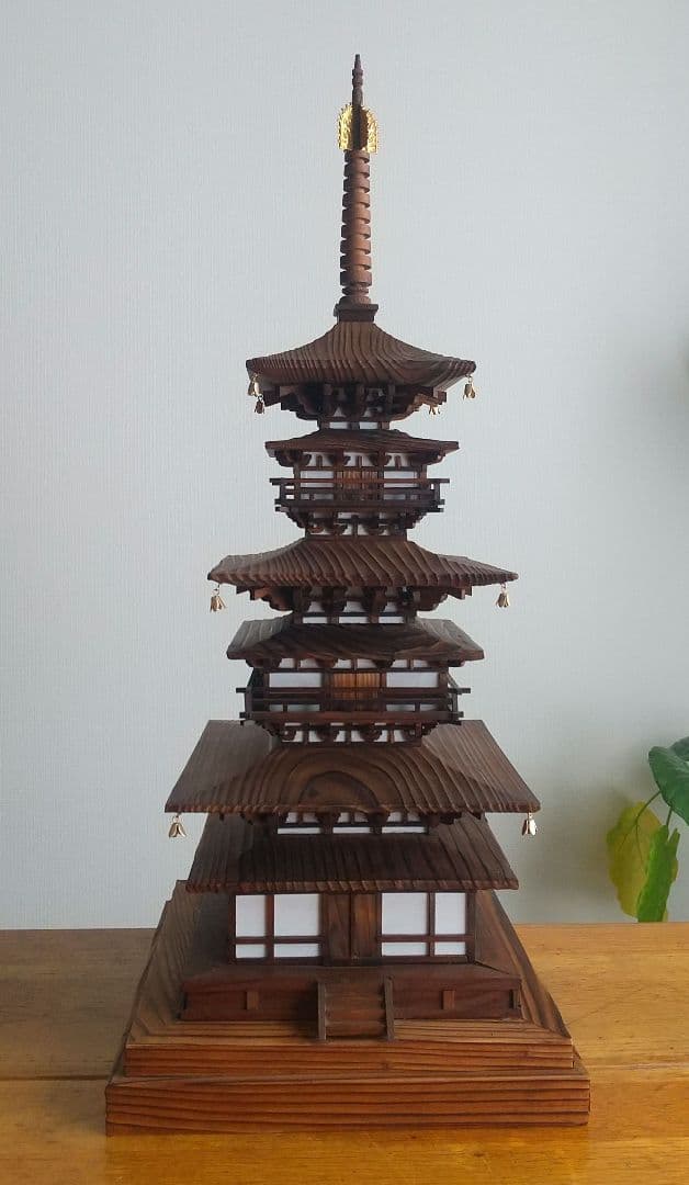 ヴィンテージ　木製　三重塔　高さ約56cm