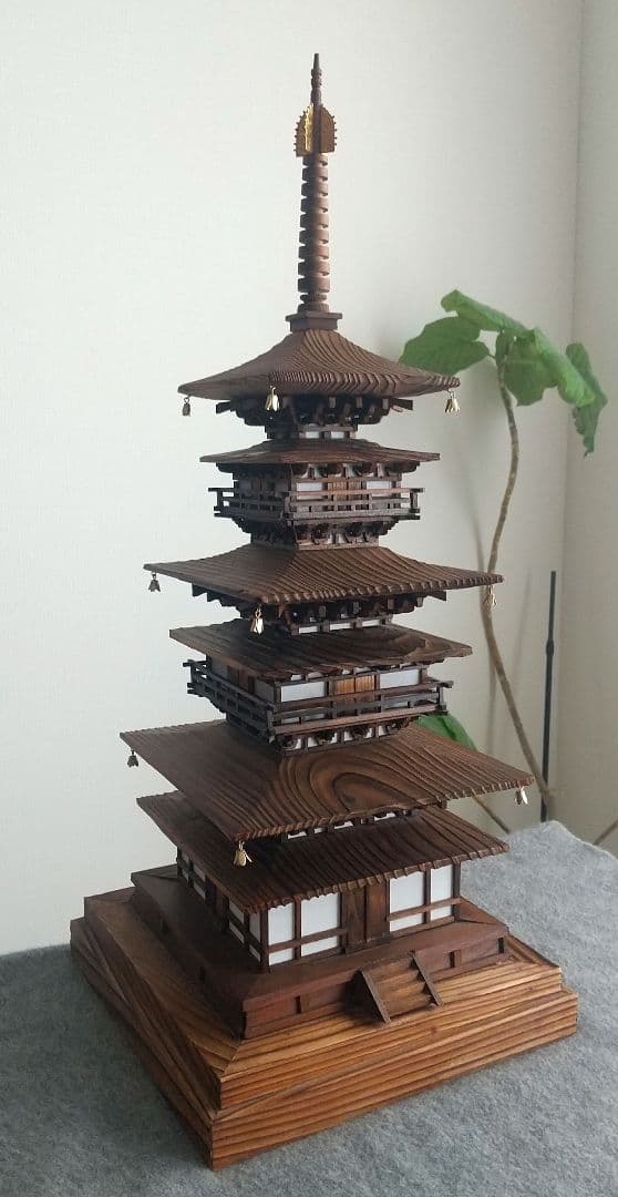 ヴィンテージ　木製　三重塔　高さ約56cm