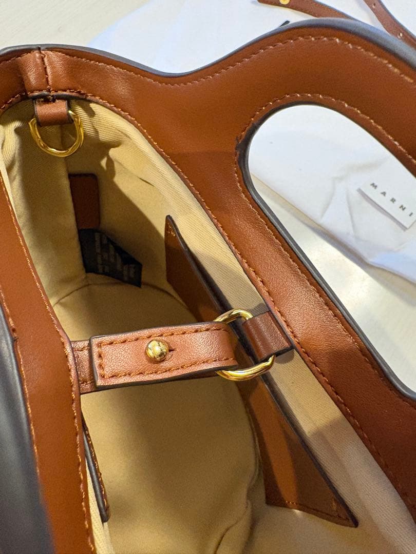 ごん✴︎MARNI ストロー レザー かごバッグ