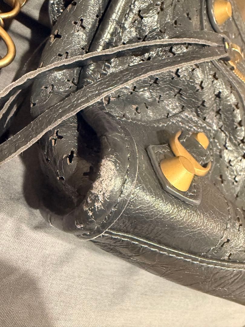 バレンシアガ　ミニシティ