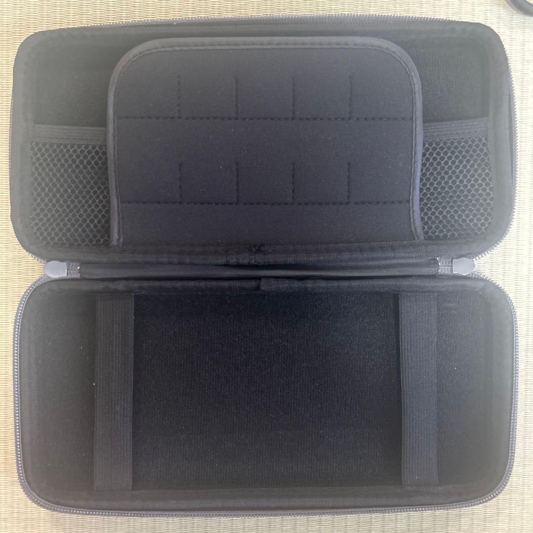 任天堂Switch 本体箱あり　ポケモンのカセットとコントローラー2個付き