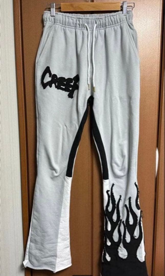 creef グレー フレアパンツ