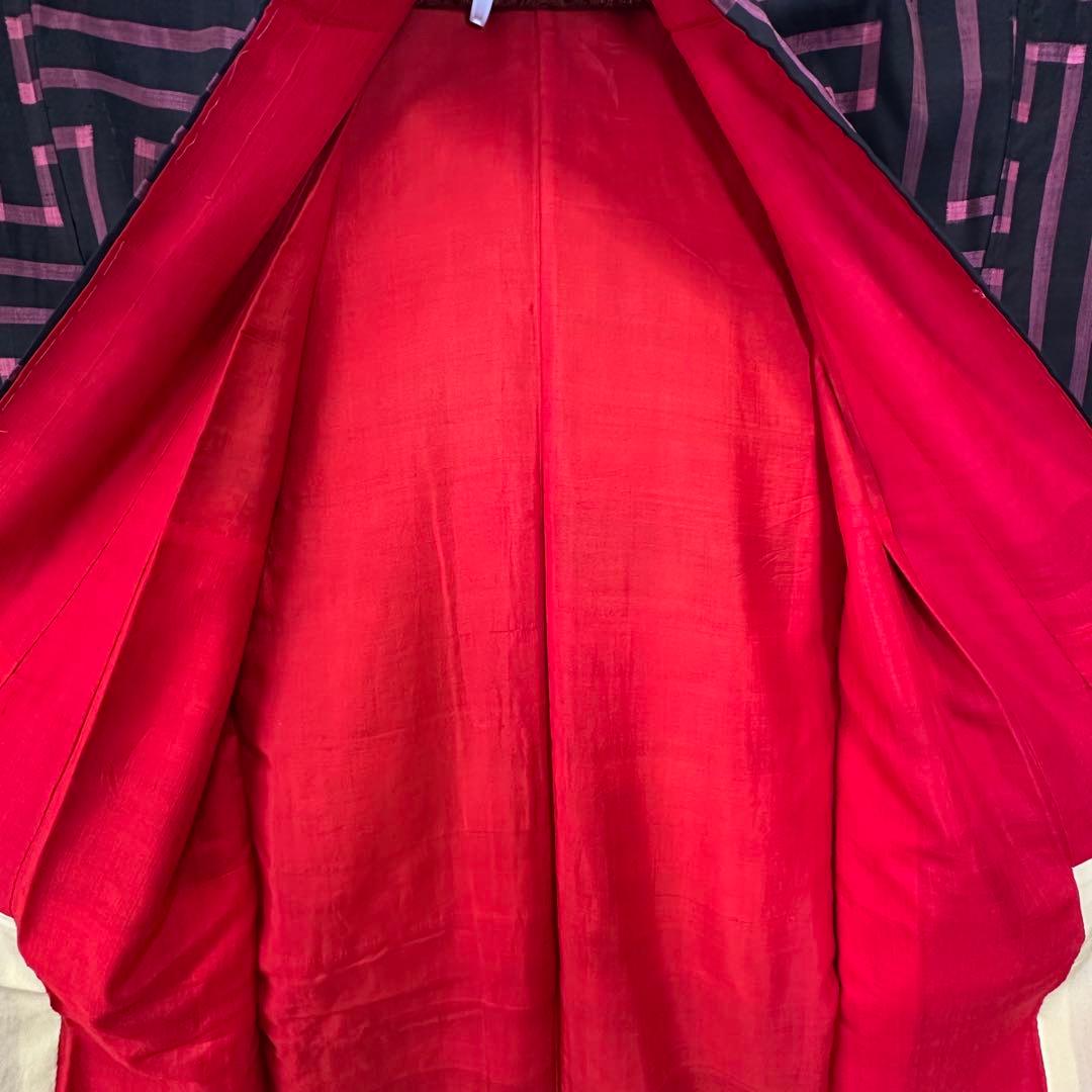 しつけ付き　正絹　袷　着物　和装　銘仙　ピンク　黒　155裄64 アンティーク