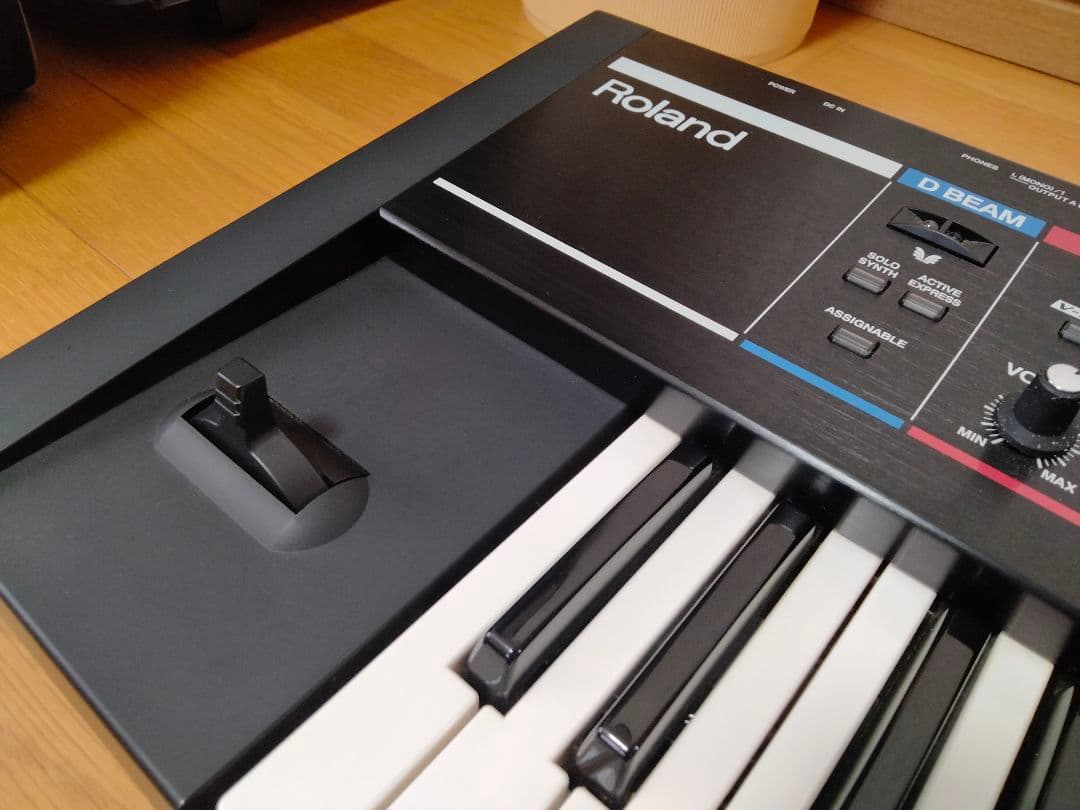 【美品】Roland シンセサイザーJUNO-G 128MBメモリ増設スタンド付