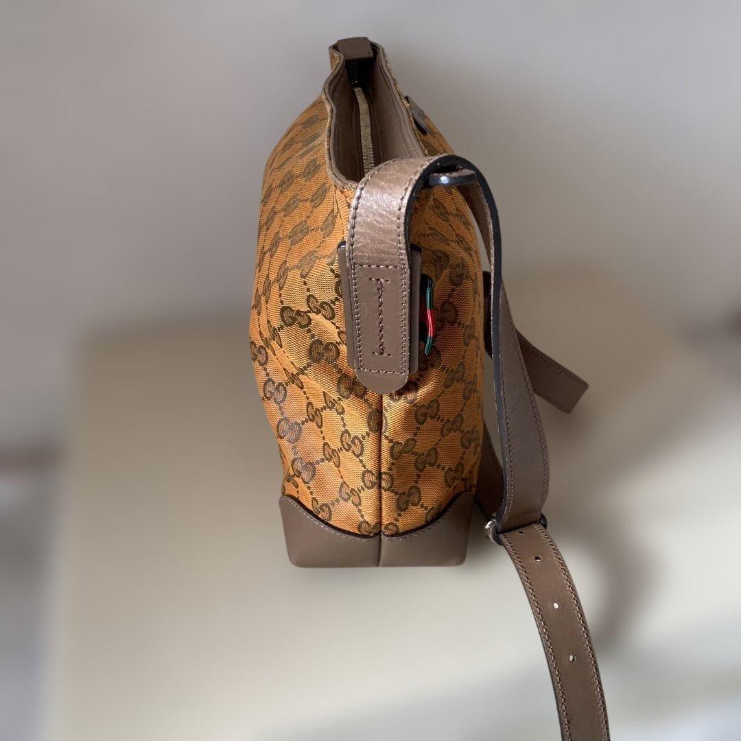 美品　グッチ ショルダーバッグ クロスボデG Gシェリーラインバッグ