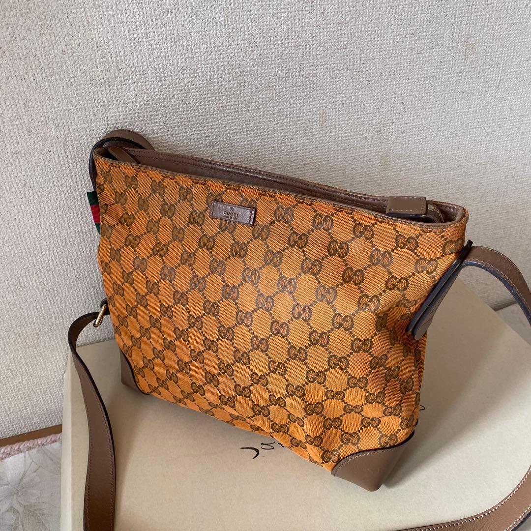 美品　グッチ ショルダーバッグ クロスボデG Gシェリーラインバッグ