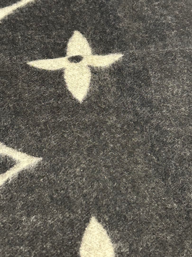 ルイヴィトン カシミア レイキャビック グレー×ブラック モノグラム マフラー