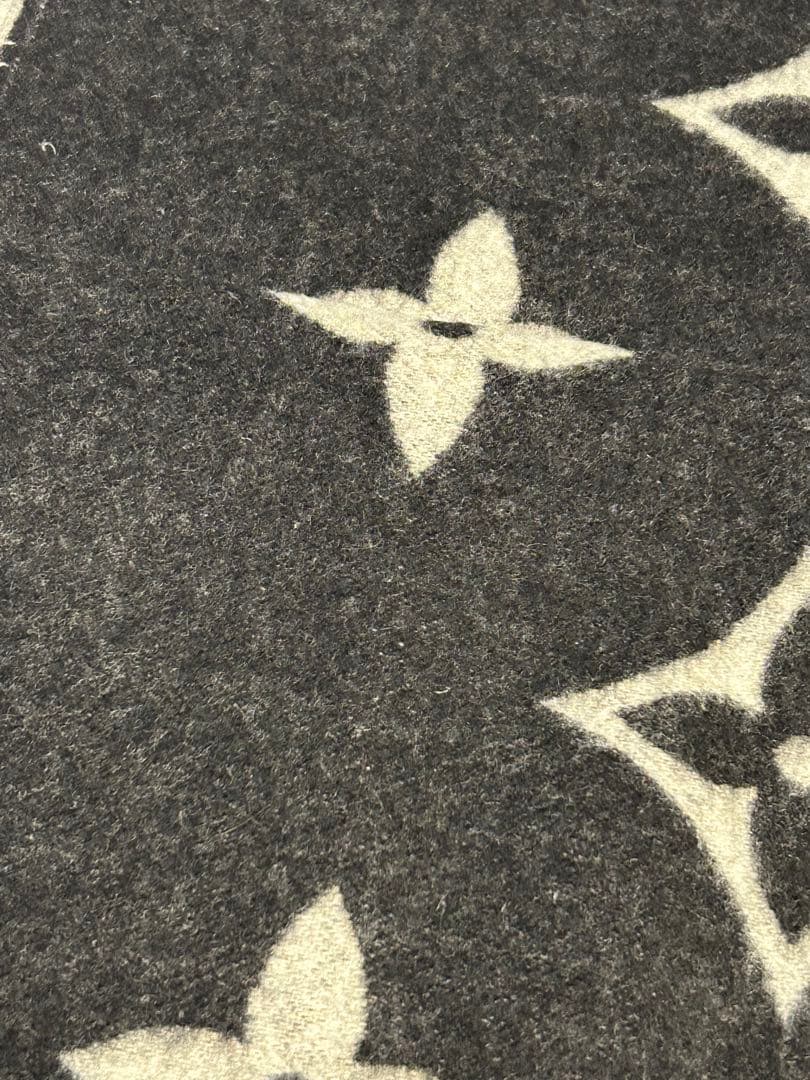 ルイヴィトン カシミア レイキャビック グレー×ブラック モノグラム マフラー