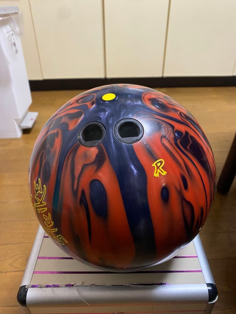 ボーリングボールRADICAL KATANA STRIKE 15P サムレス用。