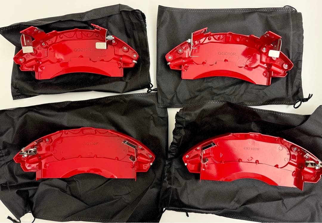 トヨタ クラウンスポーツ キャリパーカバー 赤