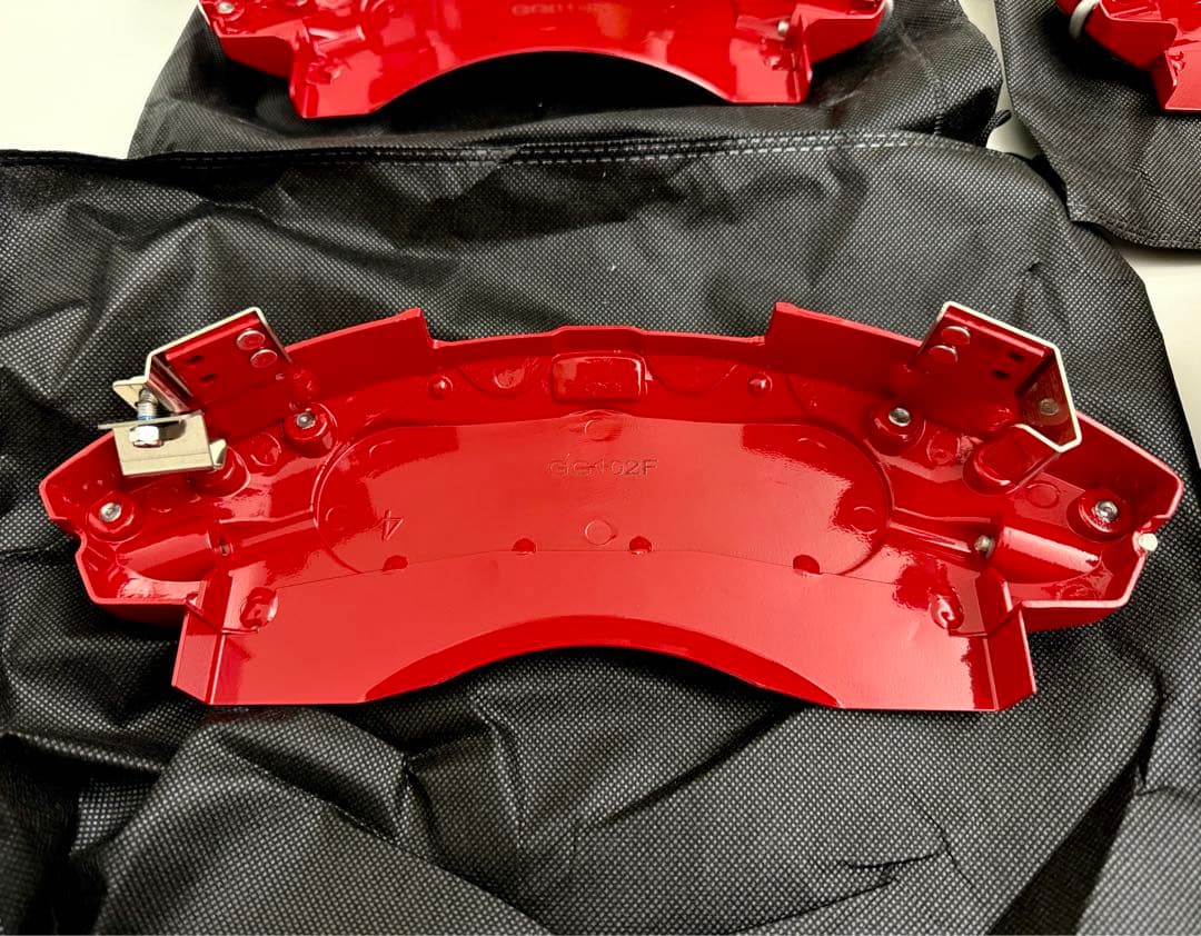 トヨタ クラウンスポーツ キャリパーカバー 赤