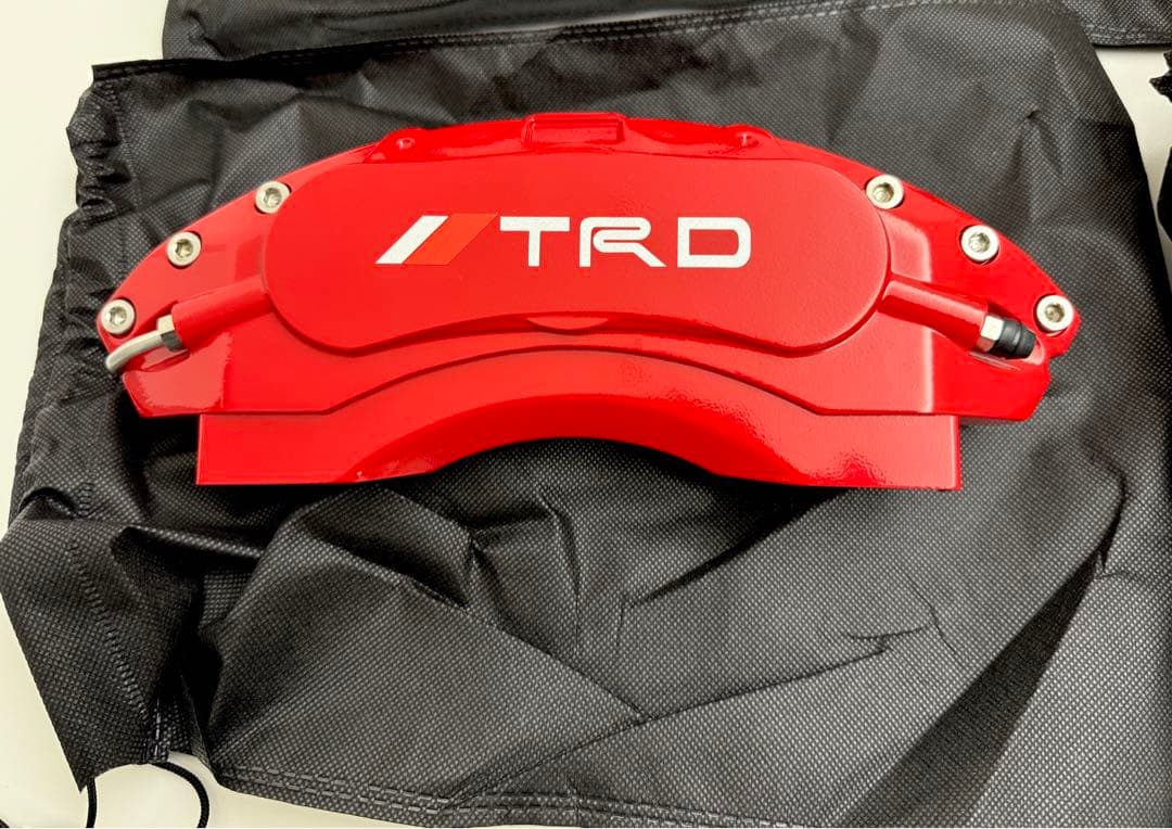 トヨタ クラウンスポーツ キャリパーカバー 赤