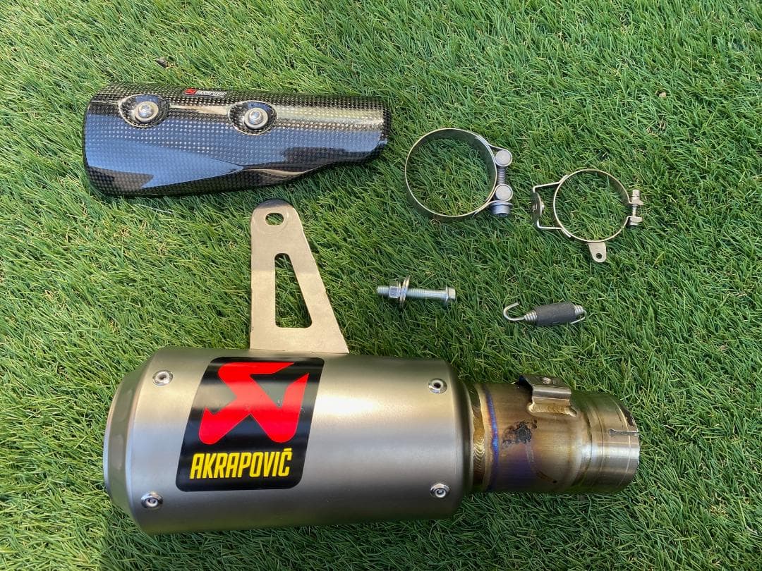 GSXR1000　アクラポビッチ　スリップオンラインマフラー