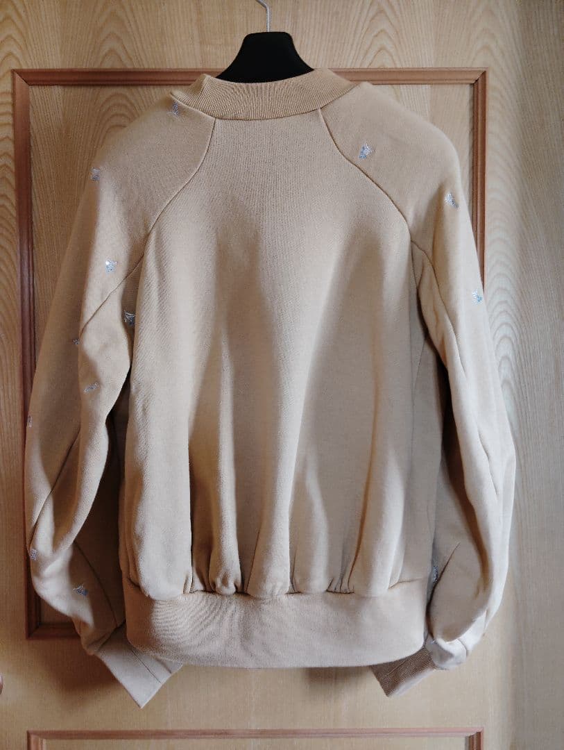 Mame Kurogouchi フローラル刺繍スウェット ベージュ 1