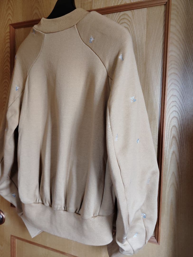 Mame Kurogouchi フローラル刺繍スウェット ベージュ 1