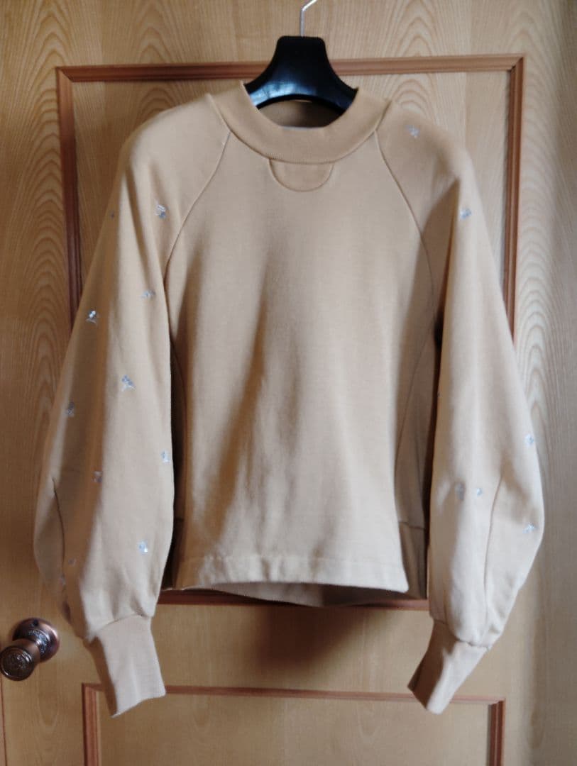 Mame Kurogouchi フローラル刺繍スウェット ベージュ 1