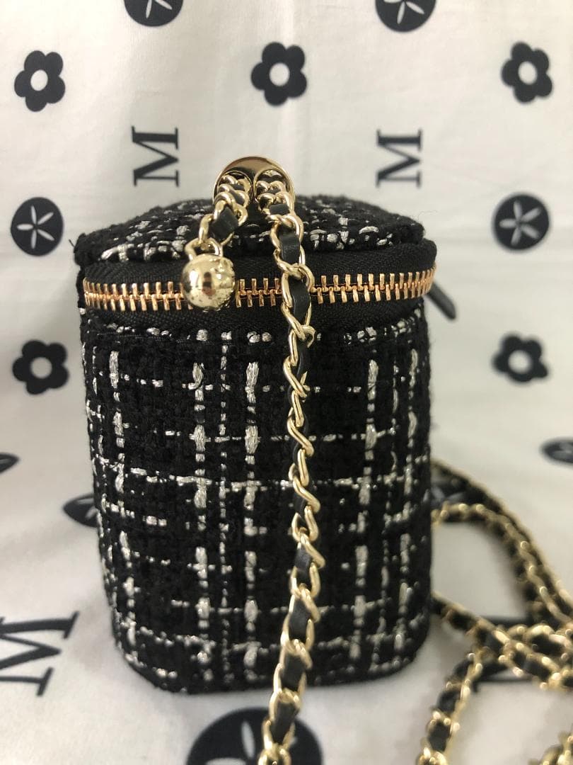 ショルダーバッグ　ブラック　　バッグ　ツイード