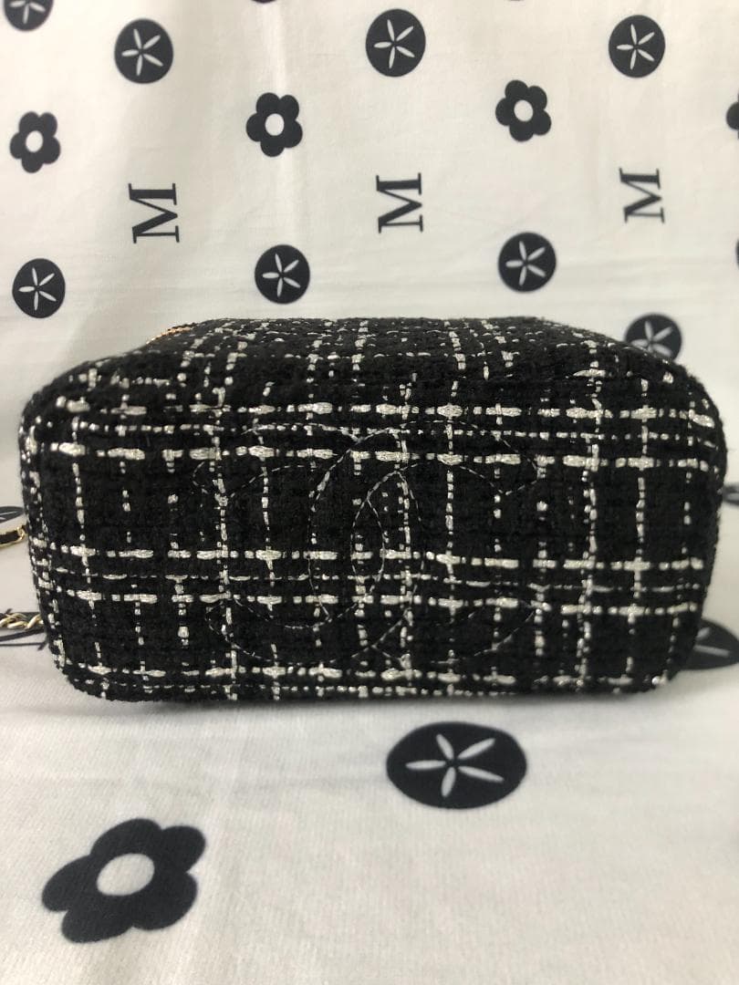 ショルダーバッグ　ブラック　　バッグ　ツイード