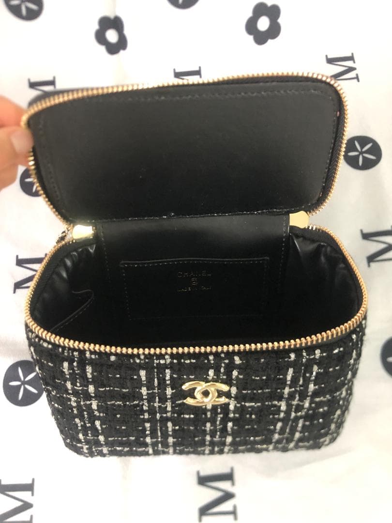 ショルダーバッグ　ブラック　　バッグ　ツイード