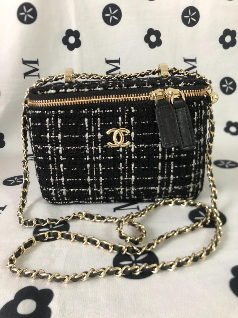 ショルダーバッグ　ブラック　　バッグ　ツイード